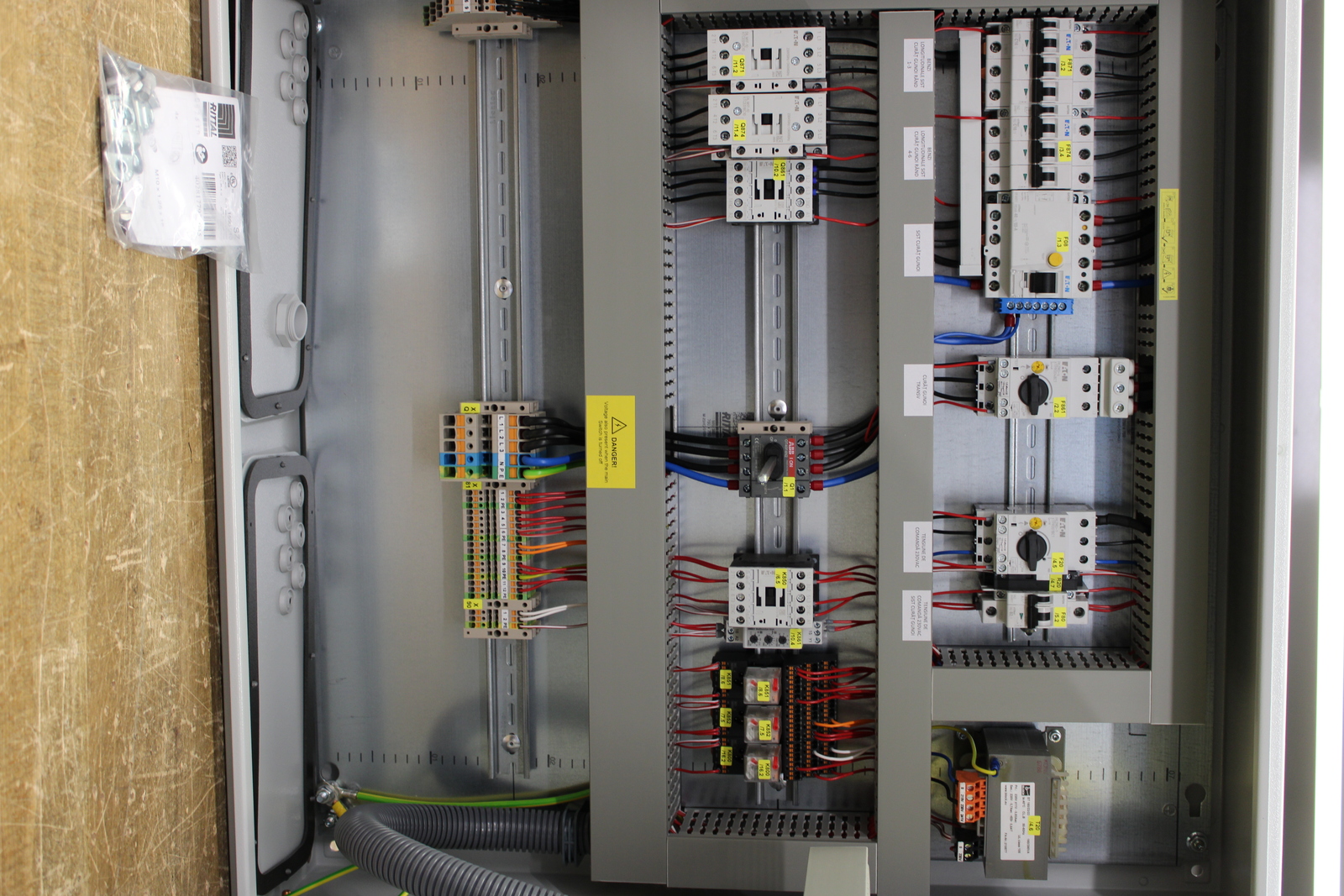 Control cabinet Manue HOUSE 2 Cross Convezor